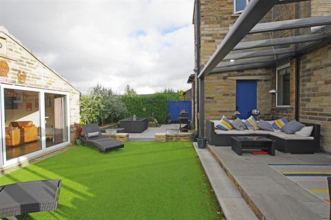 4 bedroom semi-detached house for sale, Victoria Road, Elland