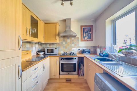 108 Greenfields, Heckmondwike, WF16 9HD