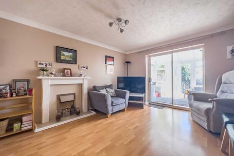 108 Greenfields, Heckmondwike, WF16 9HD