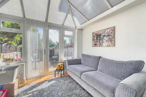 108 Greenfields, Heckmondwike, WF16 9HD