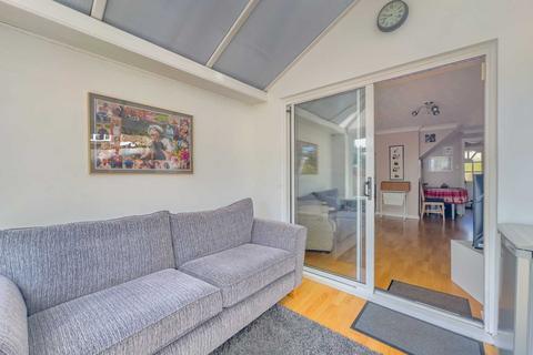 108 Greenfields, Heckmondwike, WF16 9HD