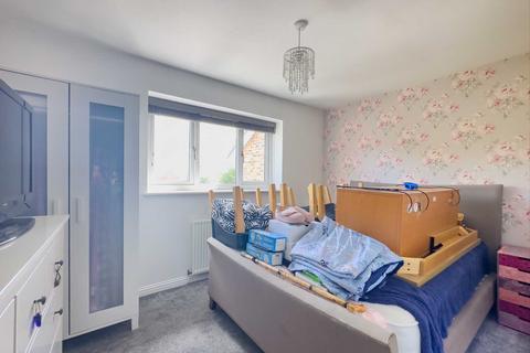 108 Greenfields, Heckmondwike, WF16 9HD