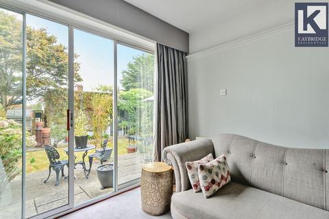 65 Grafton Road, Worcester Park, KT4 7QR