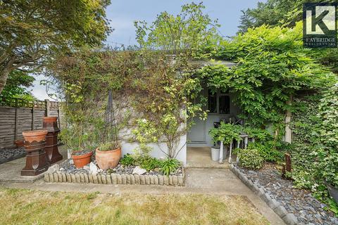 65 Grafton Road, Worcester Park, KT4 7QR