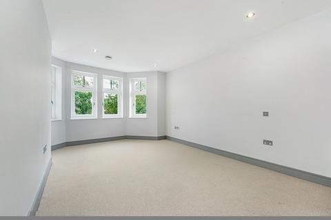 3 bedroom flat to rent, Woodborough Road Putney SW15