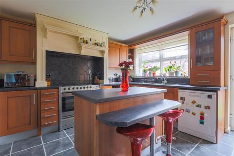 4 bedroom detached house for sale, 29 Millbrook Way, Cheadle