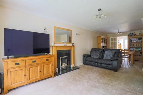 4 bedroom detached house for sale, 29 Millbrook Way, Cheadle