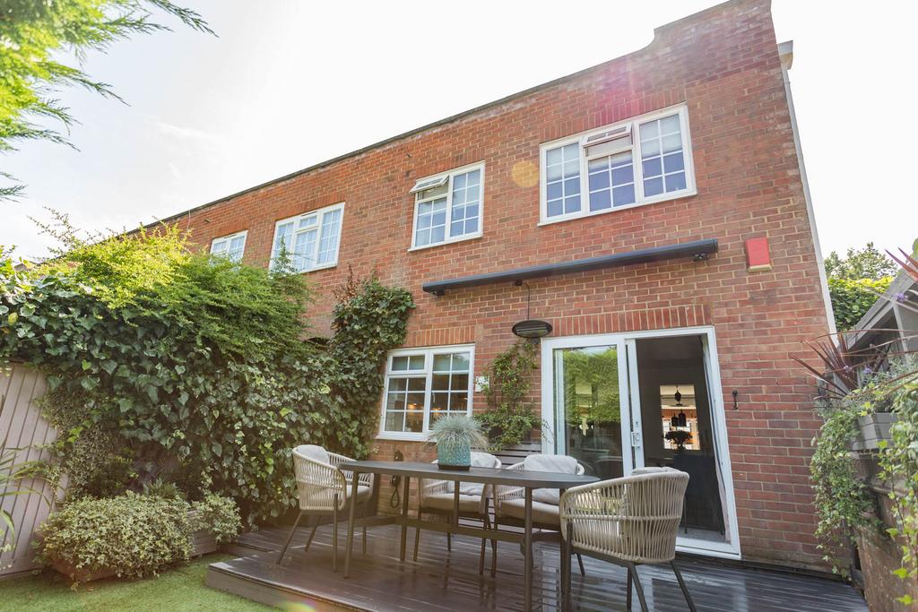 Decking with electric awning