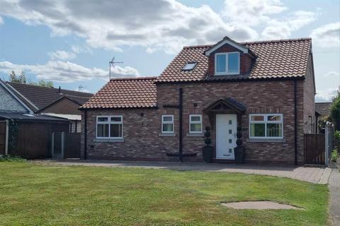 2 bedroom detached bungalow for sale, West End, Pollington, Goole