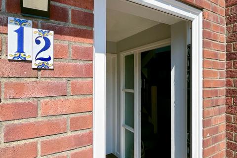 12 Fulmar Close, West Cross, Swansea, SA3 5RD
