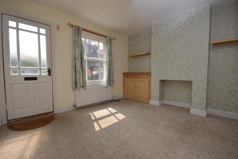 2 bedroom terraced house to rent, Station Road, Braintree, CM7