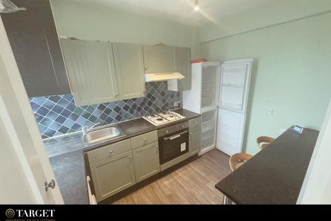 3 bedroom flat to rent, Cambridge Parade, Great Cambridge Road, Enfield EN1