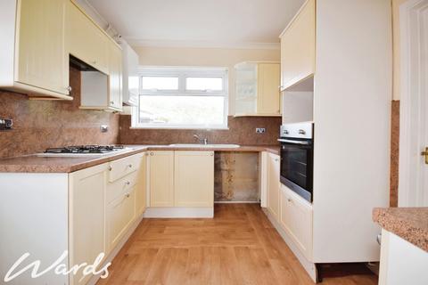 3 bedroom semi-detached house to rent, Meadow Way Dartford DA2