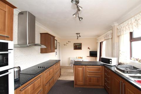 2 bedroom detached bungalow for sale, Ropewalk, Market Rasen LN8