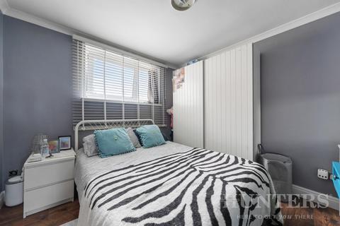 2 bedroom maisonette for sale, Russell Road, London, N15 5LS