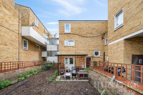 2 bedroom maisonette for sale, Russell Road, London, N15 5LS