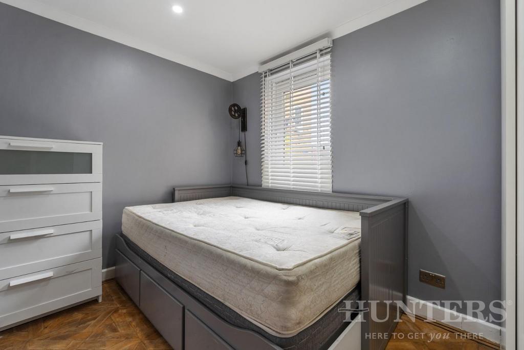 22 Russell Road N15 5 LS-3.jpg