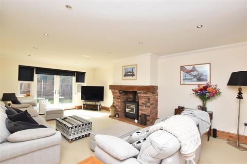 5 bedroom detached house for sale, Jonathans Garth, Tetney DN36