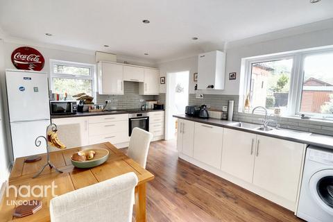 3 bedroom semi-detached house for sale, St Andrews Court, Timberland