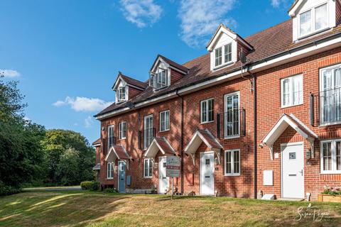 4 bedroom townhouse for sale, Gustar Grove, East Cowes