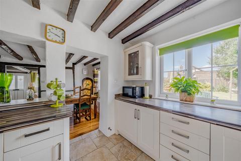 58 Hook Lane, Rose Green, Bognor Regis, PO21 3PD