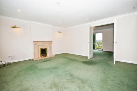 5 bedroom detached house to rent, Wyvern Gardens, Dore, Sheffield