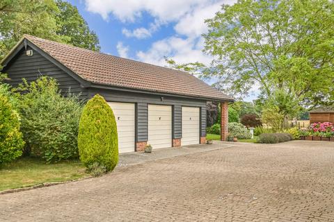 5 bedroom bungalow for sale, Low Wood, Bethersden, Ashford, Kent, TN26