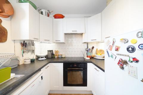 2 bedroom flat for sale, Avenue Road, London, SE20