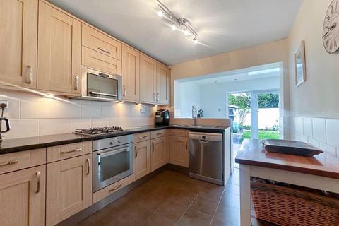 7 Grove Road, Stanford-le-hope, SS17 0ED