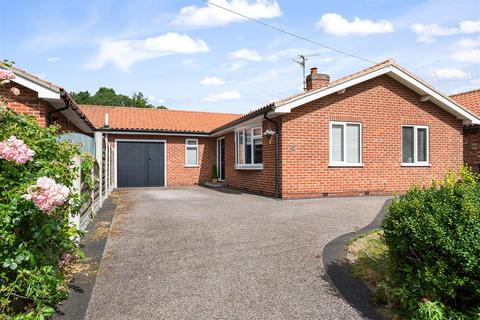 3 bedroom bungalow for sale, The Village, Skelton, YO30 1XX