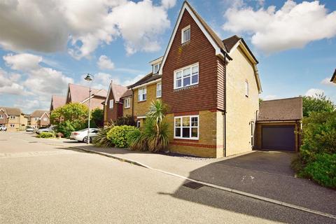 6 bedroom house for sale, Cormorant Road, Iwade, Sittingbourne