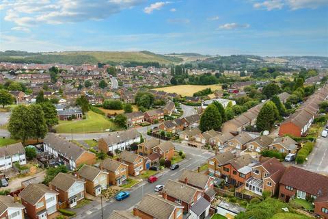 4 bedroom detached house for sale, Freda Close, Gedling, Nottingham