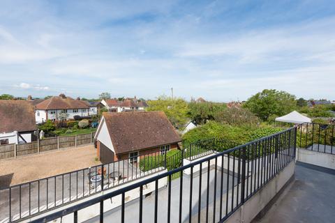 76 Castle Road, Whitstable, CT5 2EB