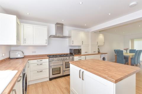 18 Westerham Close, Canterbury, CT2 7TZ
