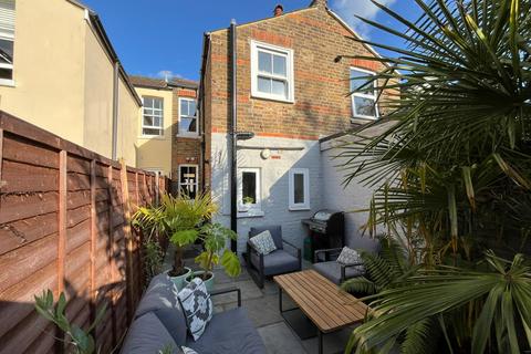 2 bedroom terraced house for sale, Bourne Avenue, Windsor, Berkshire, SL4