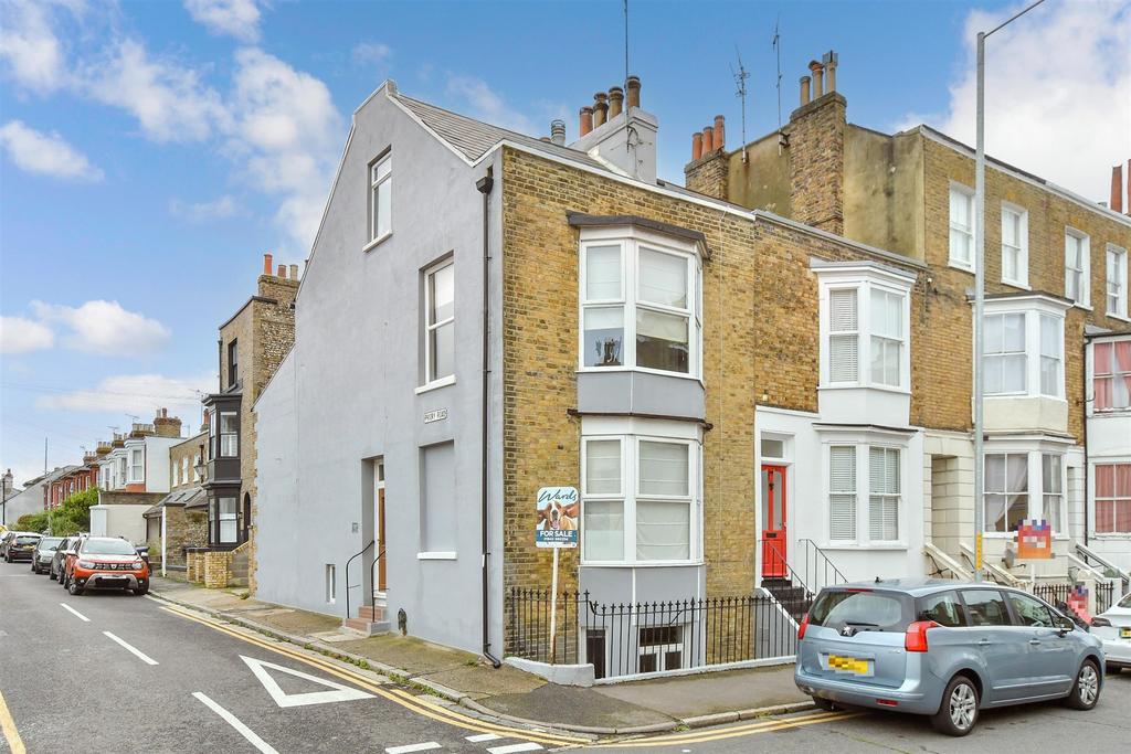 St. Augustine's Road, Ramsgate, Kent 5 bed end of terrace house - £300,000