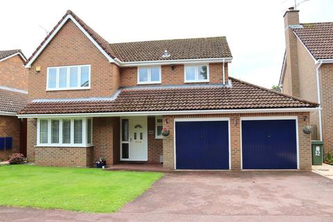 4 bedroom detached house for sale, Randolph Drive, Farnborough GU14