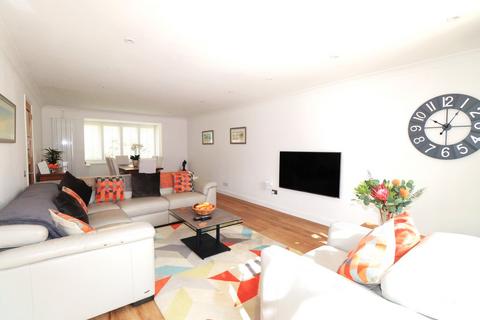 4 bedroom detached house for sale, Randolph Drive, Farnborough GU14