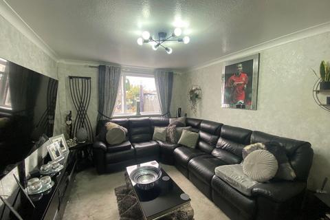 3 Kent Avenue, Chadderton, Oldham, OL9 9DF
