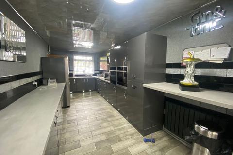 3 Kent Avenue, Chadderton, Oldham, OL9 9DF