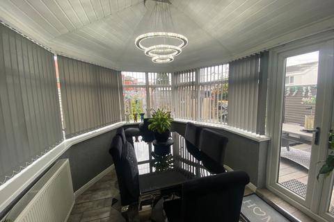3 Kent Avenue, Chadderton, Oldham, OL9 9DF