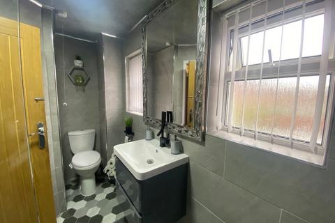 3 Kent Avenue, Chadderton, Oldham, OL9 9DF