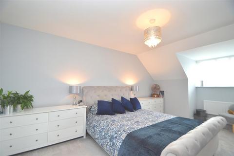 3 bedroom terraced house for sale, Royal Architects Road, East Cowes