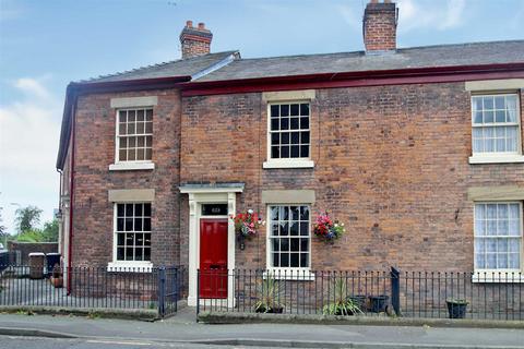 2 bedroom terraced house for sale, Salop Road, Oswestry