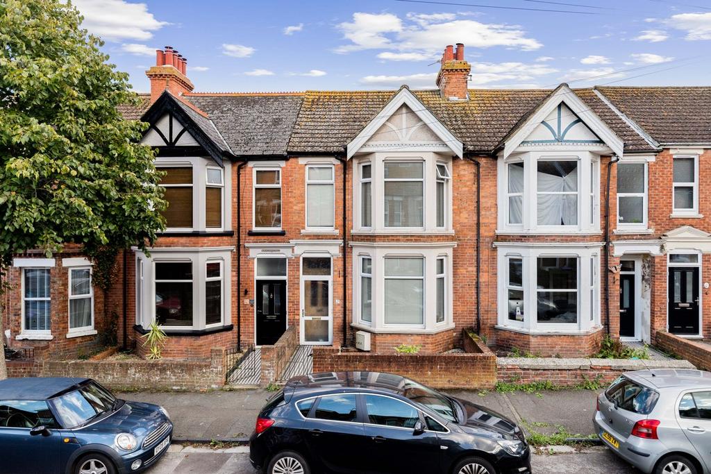 Quested Road, Folkestone, CT19 3 bed terraced house - £325,000