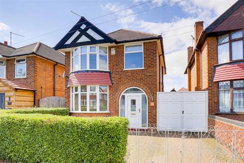 3 bedroom detached house for sale, St. Austell Drive, Wilford NG11