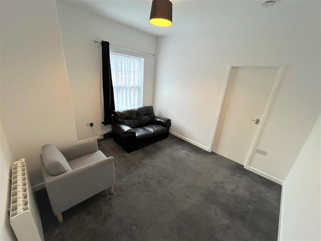 Living room 2.jpg