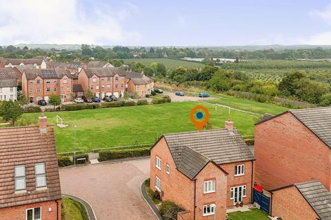 4 bedroom detached house for sale, Buttercup Close, Evesham