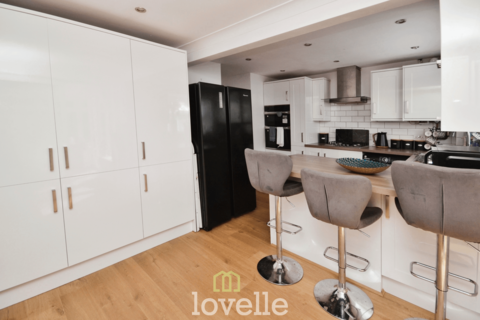 21 Pendeen Close, New Waltham, Grimsby, DN36 4GQ