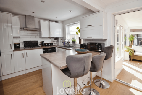 21 Pendeen Close, New Waltham, Grimsby, DN36 4GQ